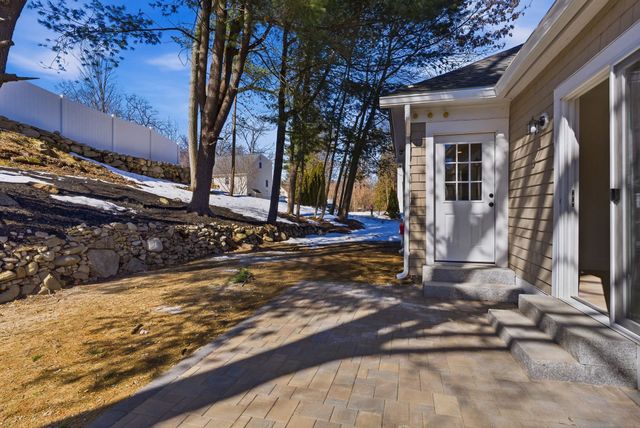 47 MILLVILLE Street, Salem, NH 03079