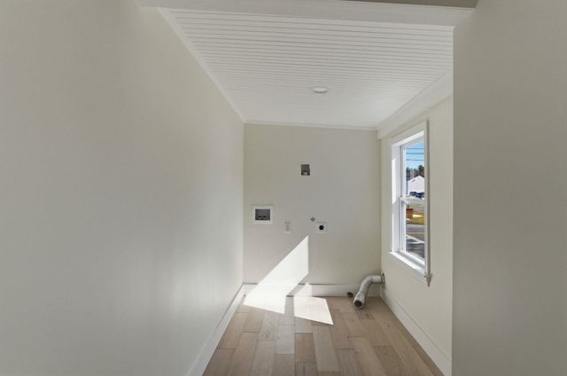 47 MILLVILLE Street, Salem, NH 03079