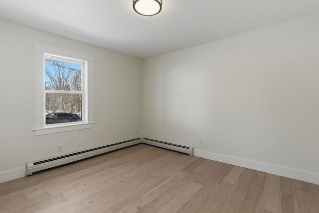 47 MILLVILLE Street, Salem, NH 03079