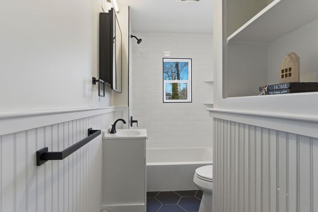 47 MILLVILLE Street, Salem, NH 03079