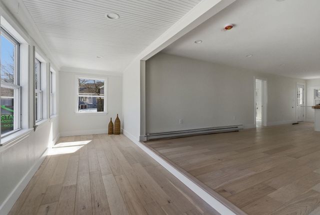 47 MILLVILLE Street, Salem, NH 03079