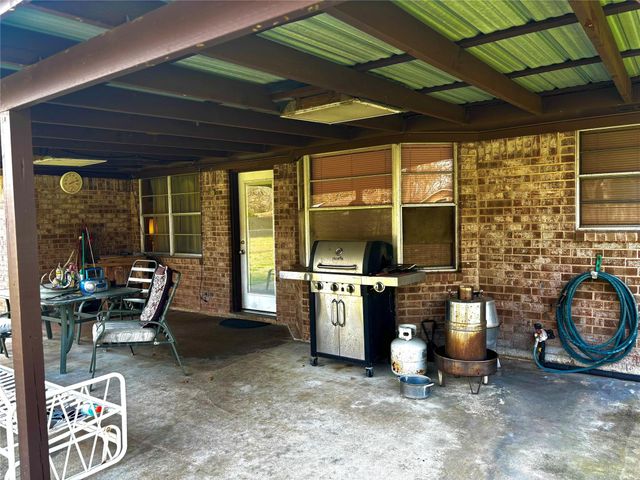 615 Roene Lane, West Columbia, TX 77486