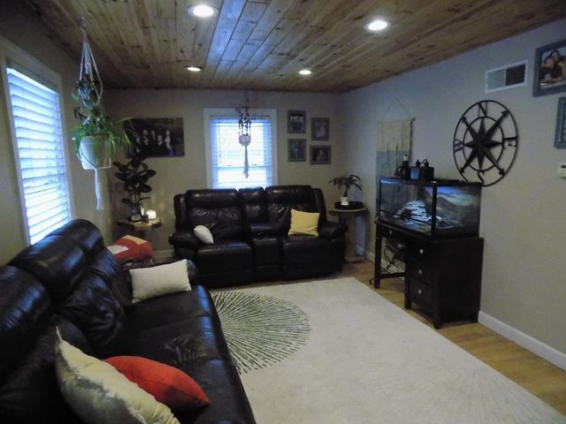 444 N Antler Street, Gladwin, MI 48624