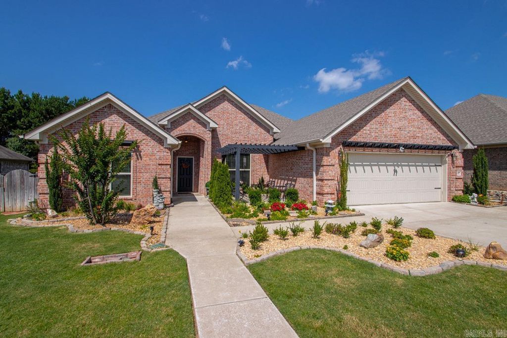 97 Pinnacle Drive, Bryant, AR 72022