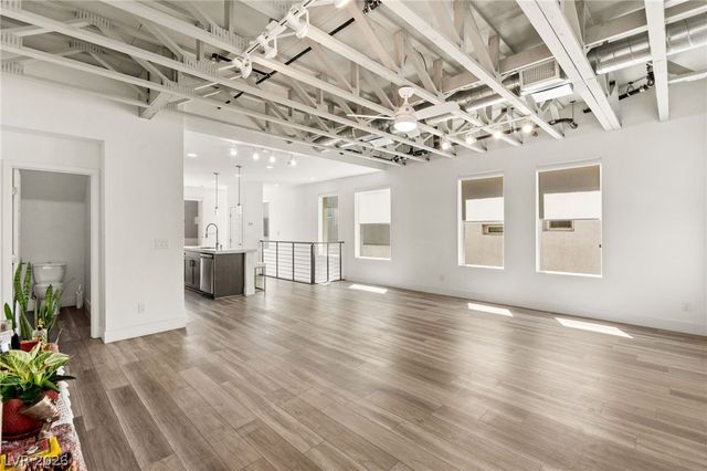 2860 Blue Key Court 2, Las Vegas, NV 89123