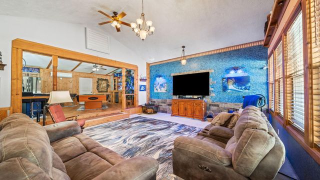 8003 Rolling Oaks Drive S, Spring, TX 77389