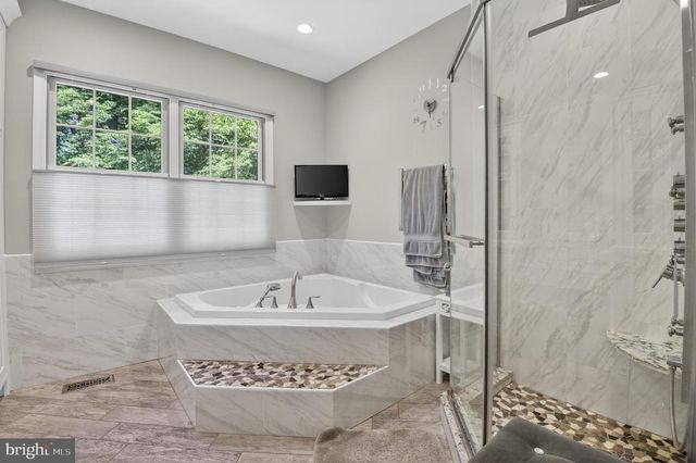 1137 SUGARLOAF MOUNTAIN RD, Dickerson, MD 20842