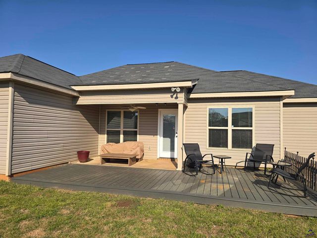 216 Winsted Court, Perry, GA 31069
