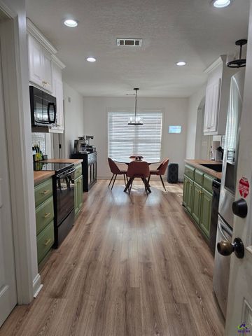 216 Winsted Court, Perry, GA 31069