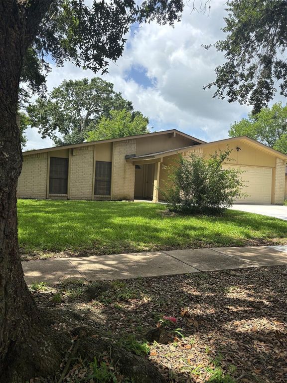 2843 Quiet Bend Drive, Missouri City, TX 77489
