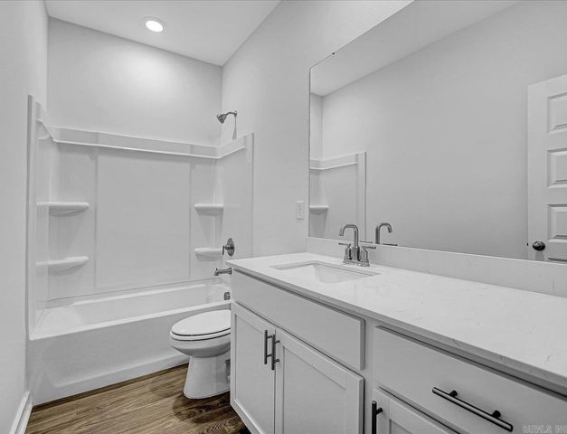 315 Lainey Drive, Maumelle, AR 72113