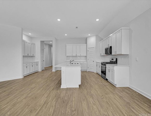 315 Lainey Drive, Maumelle, AR 72113