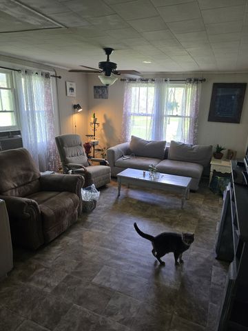 1264 Indian Creek Rd, Mc Ewen, TN 37101