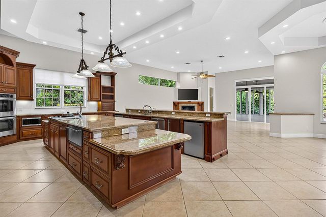 6071 NW 69th Way, Parkland, FL 33067