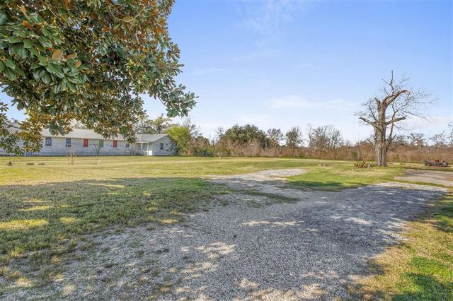 5146 Elliot Road, Lake Charles, LA 70605