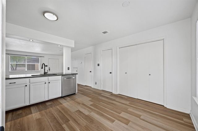 8100 Dunn ST B, Austin, TX 78745