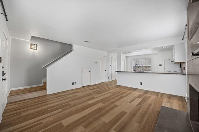 8100 Dunn ST B, Austin, TX 78745