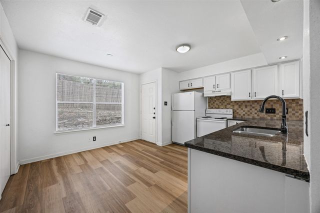 8100 Dunn ST B, Austin, TX 78745