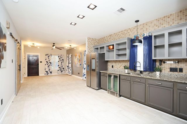 7985 Saint Louis Street, Houston, TX 77028