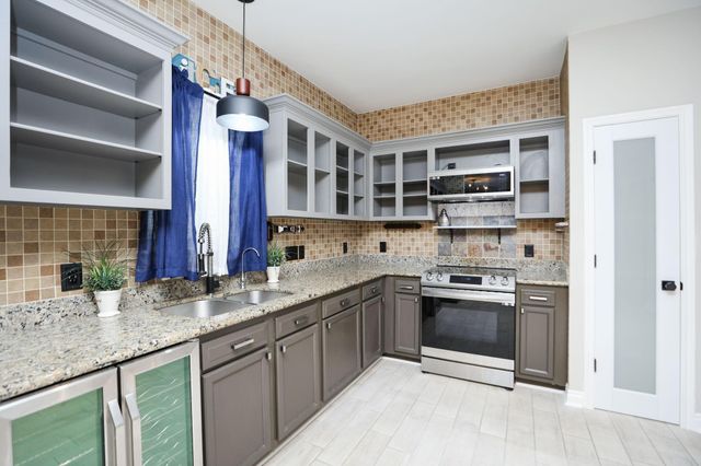 7985 Saint Louis Street, Houston, TX 77028