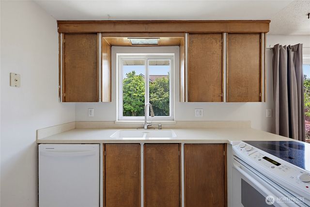4616 S Burkhart Drive, Tacoma, WA 98409
