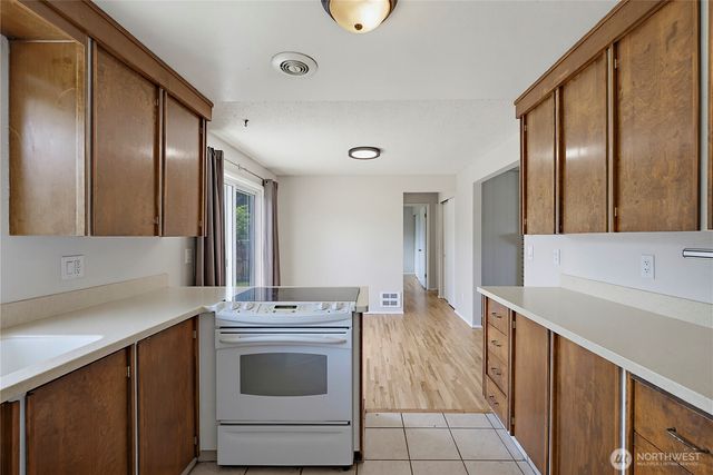 4616 S Burkhart Drive, Tacoma, WA 98409