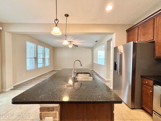 850 QUIET STONE Lane, Orange Park, FL 32065