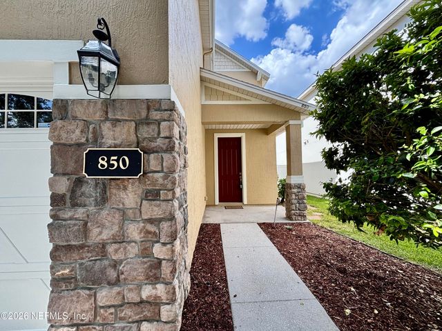 850 QUIET STONE Lane, Orange Park, FL 32065