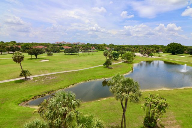 3980 OAKS CLUBHOUSE Drive 511, Pompano Beach, FL 33069