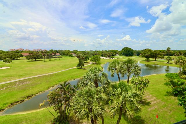 3980 OAKS CLUBHOUSE Drive 511, Pompano Beach, FL 33069