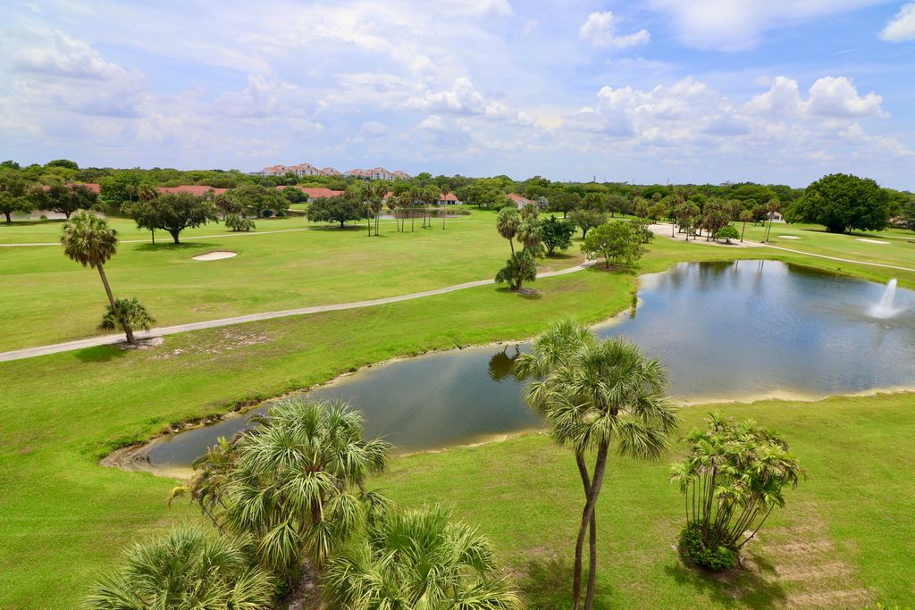 3980 OAKS CLUBHOUSE Drive 511, Pompano Beach, FL 33069