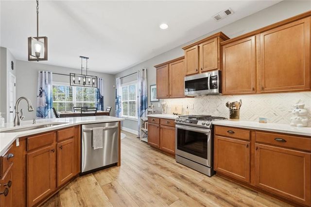 423 Crestmont Lane, Canton, GA 30114