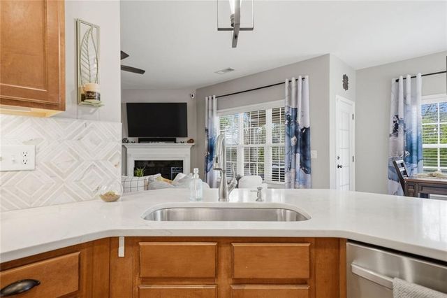 423 Crestmont Lane, Canton, GA 30114