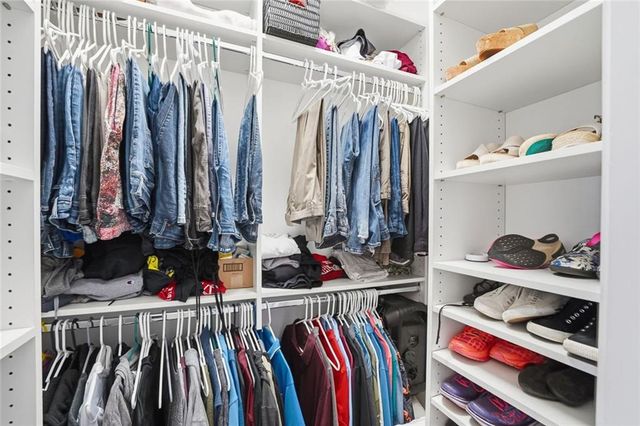 423 Crestmont Lane, Canton, GA 30114