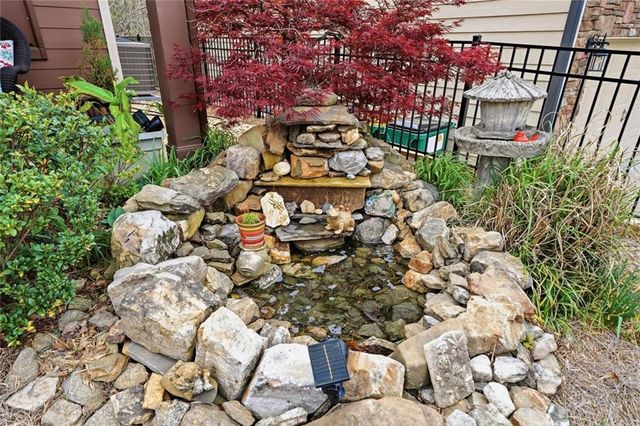 423 Crestmont Lane, Canton, GA 30114