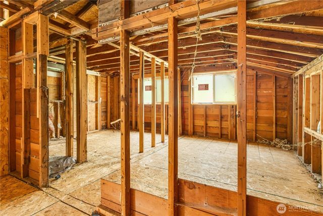 932 Price Road, Bremerton, WA 98312