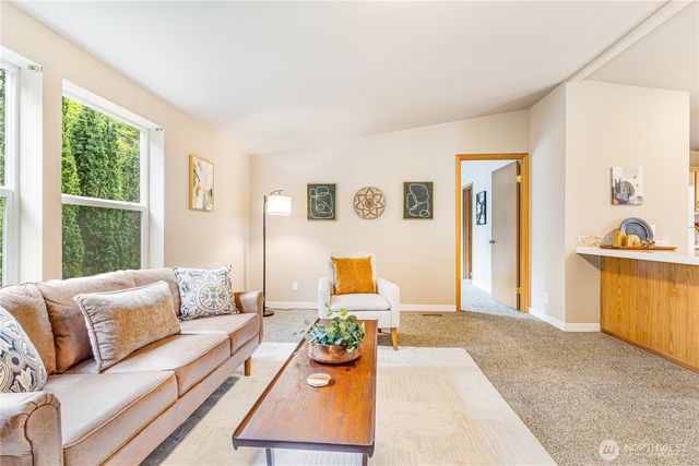 932 Price Road, Bremerton, WA 98312
