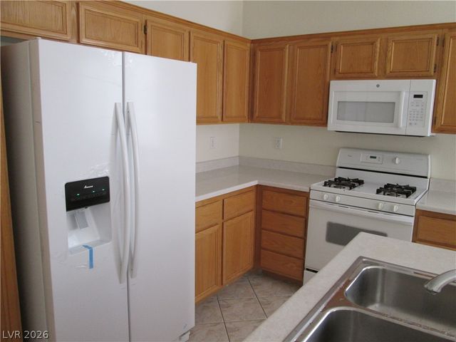 8049 PALACE ESTATE Avenue, Las Vegas, NV 89117