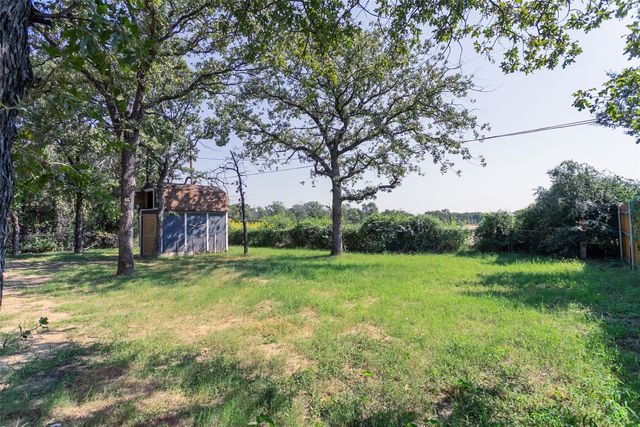 840 Red Oak Court, Azle, TX 76020