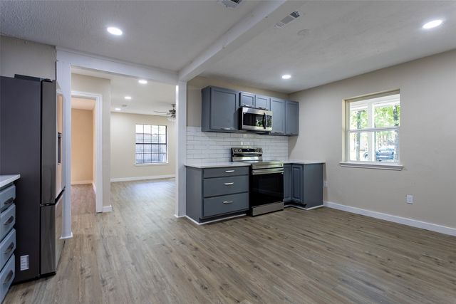 840 Red Oak Court, Azle, TX 76020