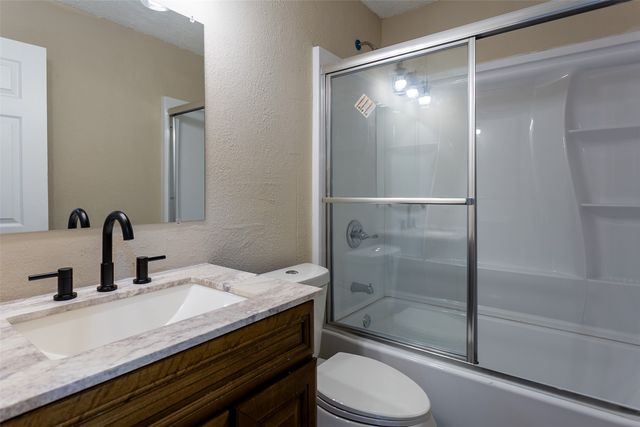 840 Red Oak Court, Azle, TX 76020