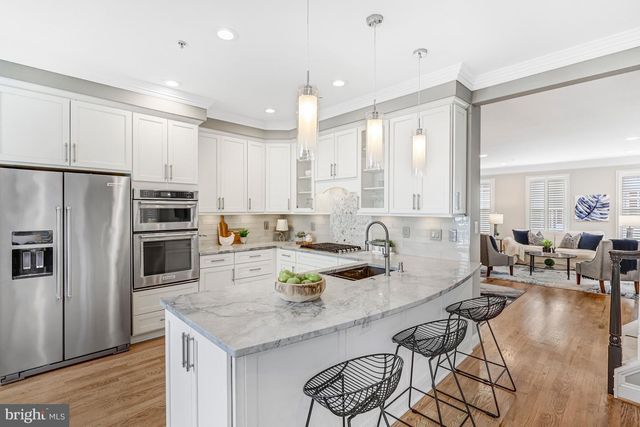 17 ALEXANDER ST, Alexandria, VA 22314