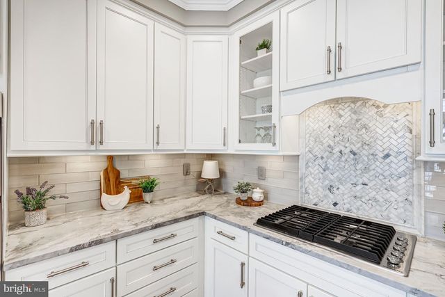 17 ALEXANDER ST, Alexandria, VA 22314