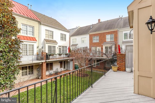 17 ALEXANDER ST, Alexandria, VA 22314