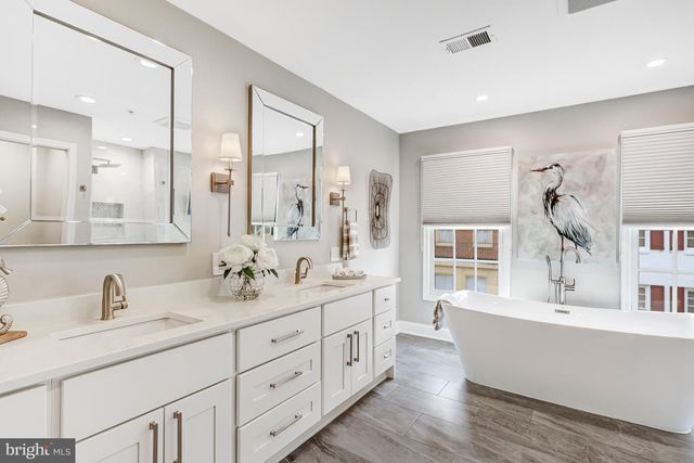 17 ALEXANDER ST, Alexandria, VA 22314