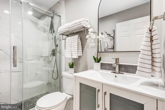 17 ALEXANDER ST, Alexandria, VA 22314