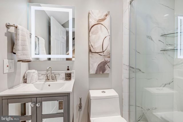 17 ALEXANDER ST, Alexandria, VA 22314