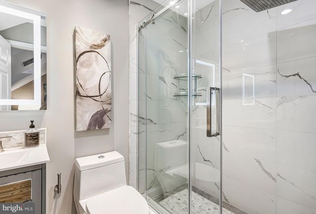 17 ALEXANDER ST, Alexandria, VA 22314