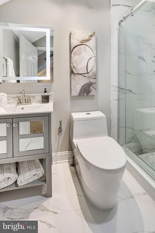 17 ALEXANDER ST, Alexandria, VA 22314