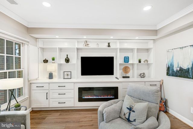 17 ALEXANDER ST, Alexandria, VA 22314